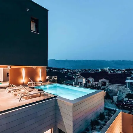 Vila Luxurioese Mit Einem Pool, Sauna & Gym Selca (Brac)