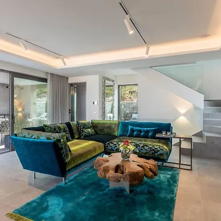 Luxurioese Mit Einem Pool, Sauna & Gym Vila *